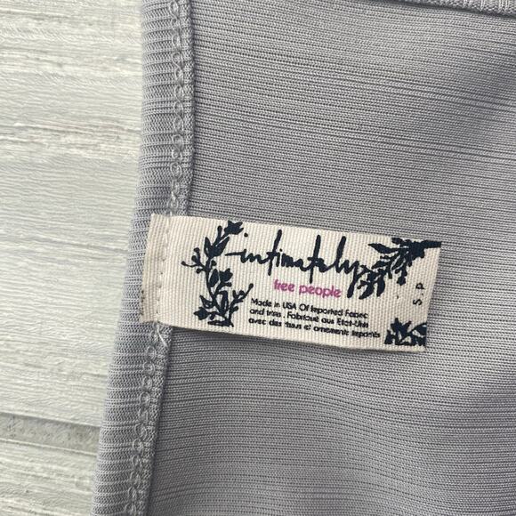 Free People Intimately Gray Silver Flowy V-Neckline Racerback Tank Size Small - Picture 4 of 9